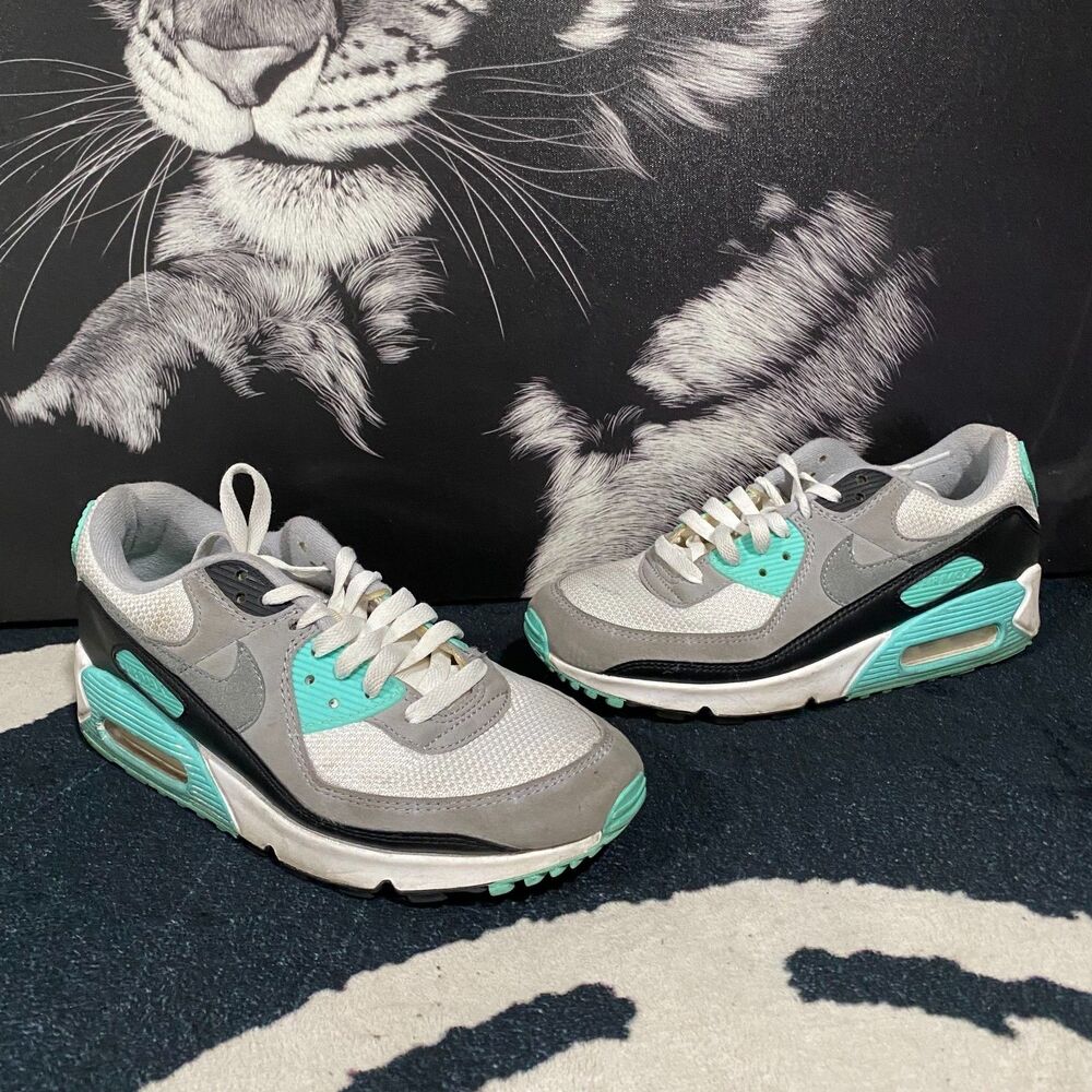 Nike Air Max 90 CD0490-104 Athletic Sneaker Women's 10 Gray Leather Gym Running